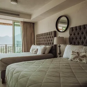 Grand Venetian Beachfront , Puerto Vallarta México
